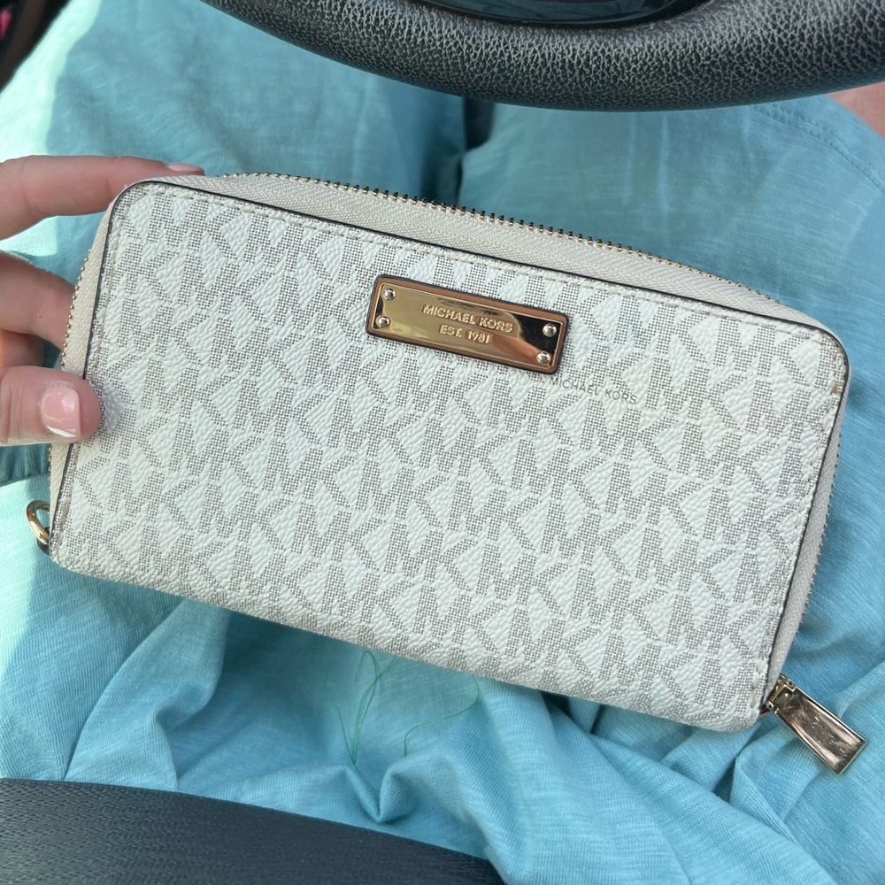 Michael Kors Jet Set Wallet